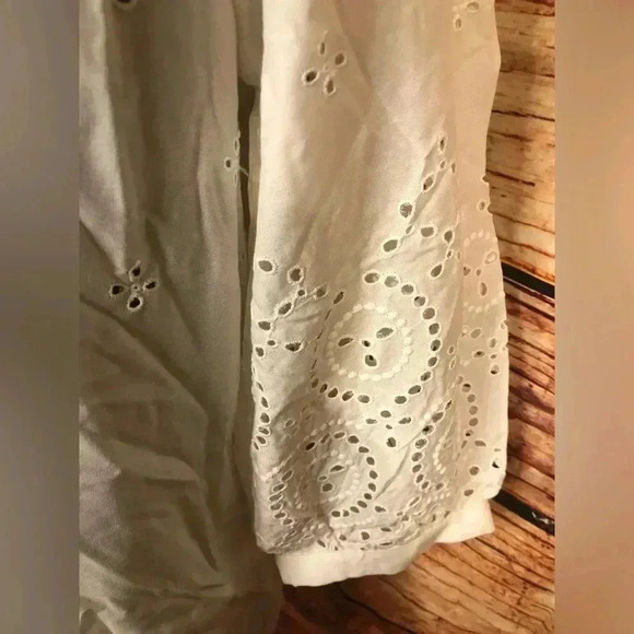 VENUS Lascana Women’s White Eyelet Top size 4 NWOT - Picture 7 of 15